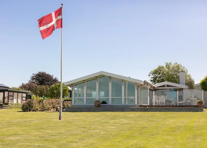 Strandhuset. Feriehus Asperup